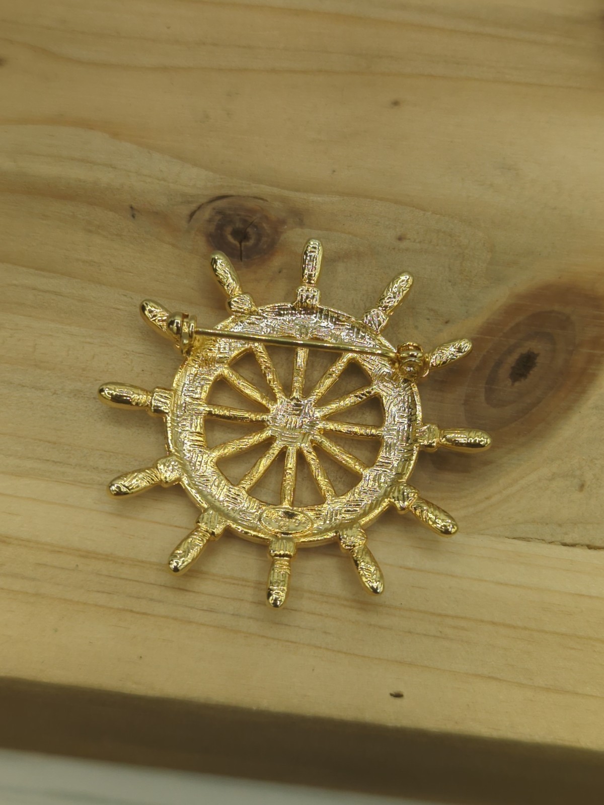 Vintage Danecraft Red Enameled Metal Nautical Ship Wheel Brooch Pin 2”