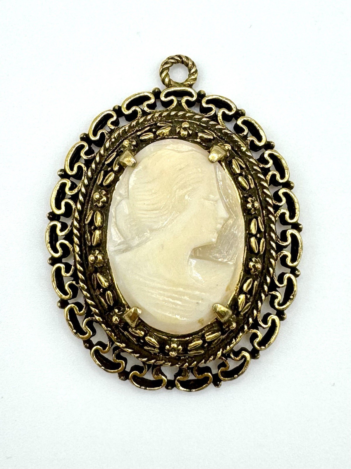 Vtg Signed WEISS Carved Shell Cameo Gold Tone Pendant Victorian Revival 1.75”