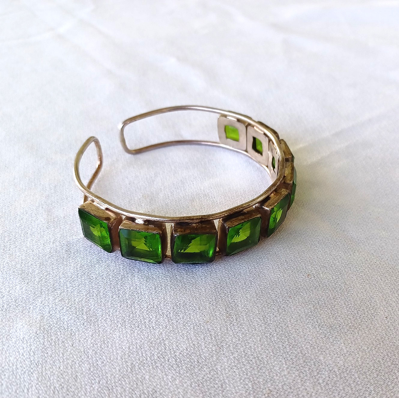 Vintage Sterling Artisan Bangle Bracelet Lge. Lime Green Square Stones 7.75″ Adj