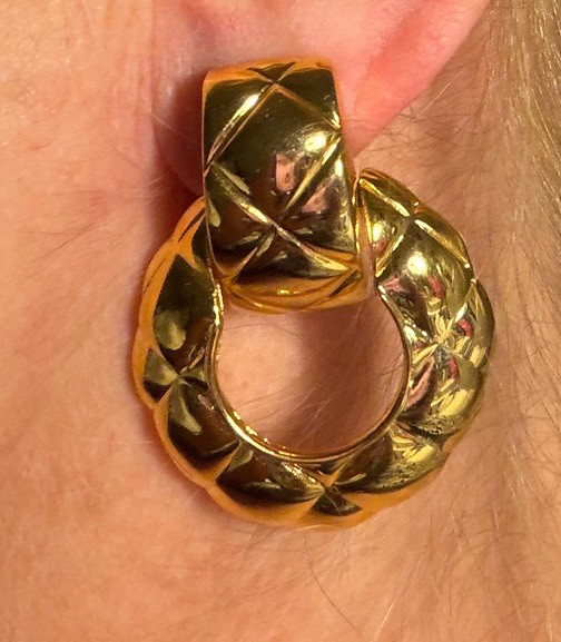 Vintage Gold Quilted Classic Timeless Door Knocker Earrings 80’s Classic ClipOn