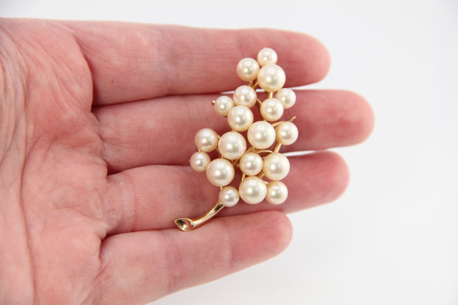 Vintage, MAJORICA, Brooch, Grape Shaped, Majorica Pearls, Pin in Gold Tone Metal