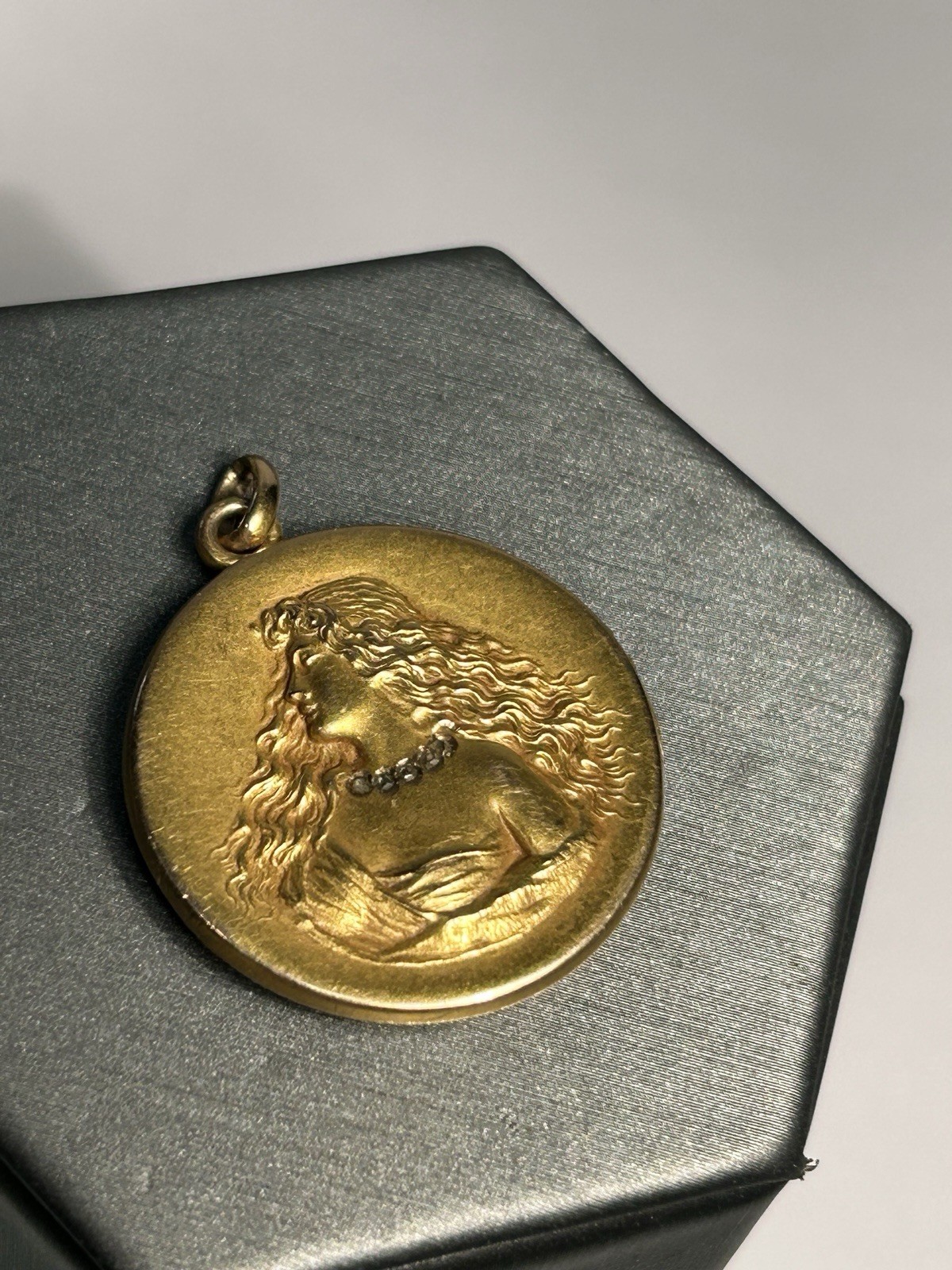 Vintage Art Nouveau Gold Filled Lady Portrait Round Locket Pendant