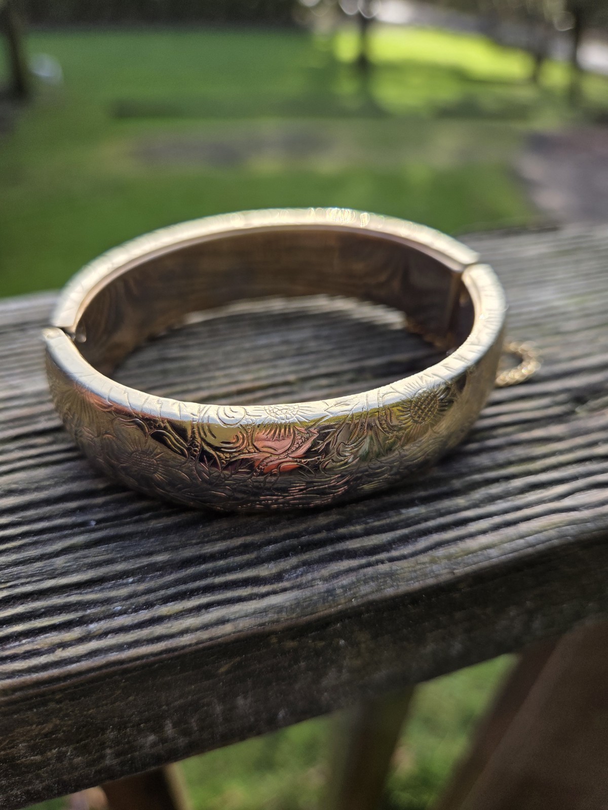 Vintage Floral Hinged Bangle Bracelet Gold Tone Flowers Victorian Style