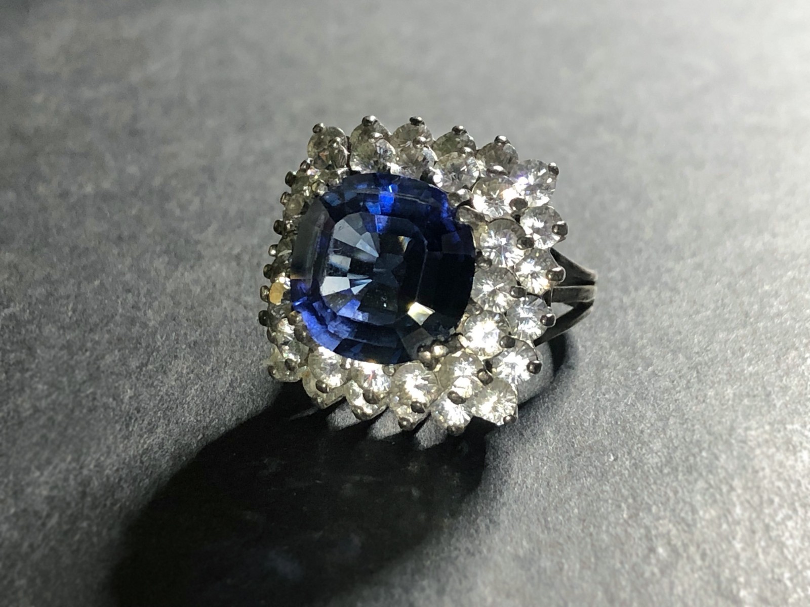 Vtg STATEMENT! 10ct Cornflower-Blue SAPPHIRE & DIAMOND QUARTZ Halo Sterling Ring