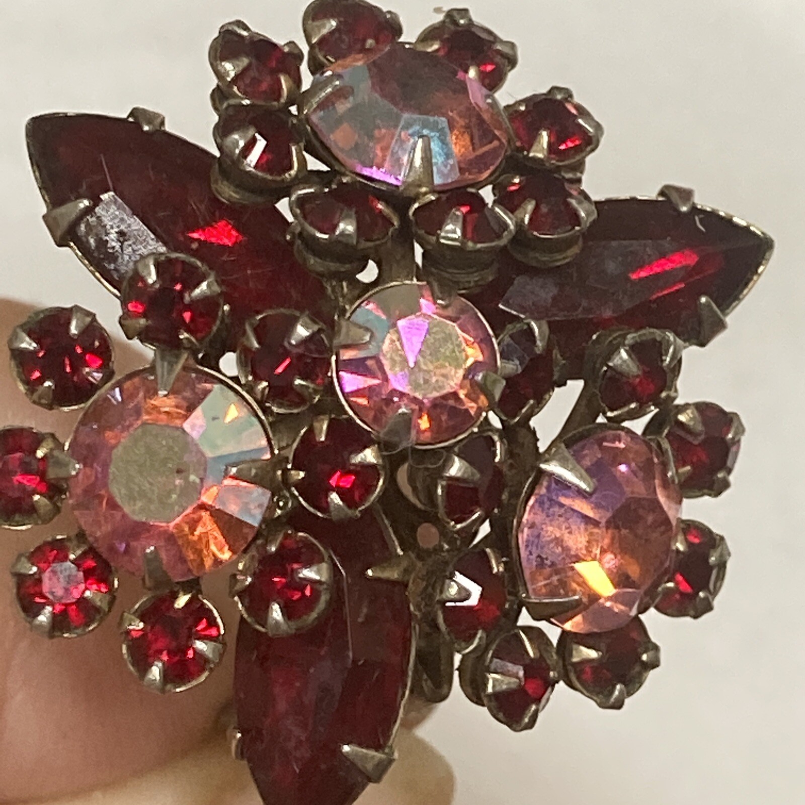 Aurora Borealis Rhinestone Brilliant pinks & burgandies Clip-on Earrings wine Vr