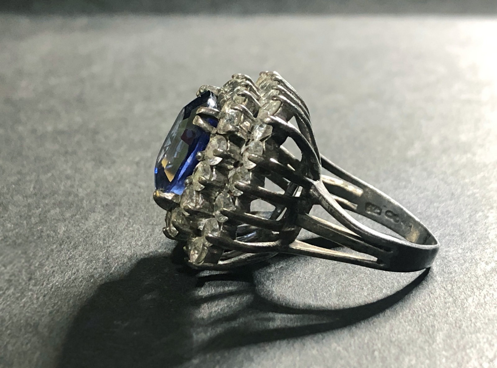 Vtg STATEMENT! 10ct Cornflower-Blue SAPPHIRE & DIAMOND QUARTZ Halo Sterling Ring