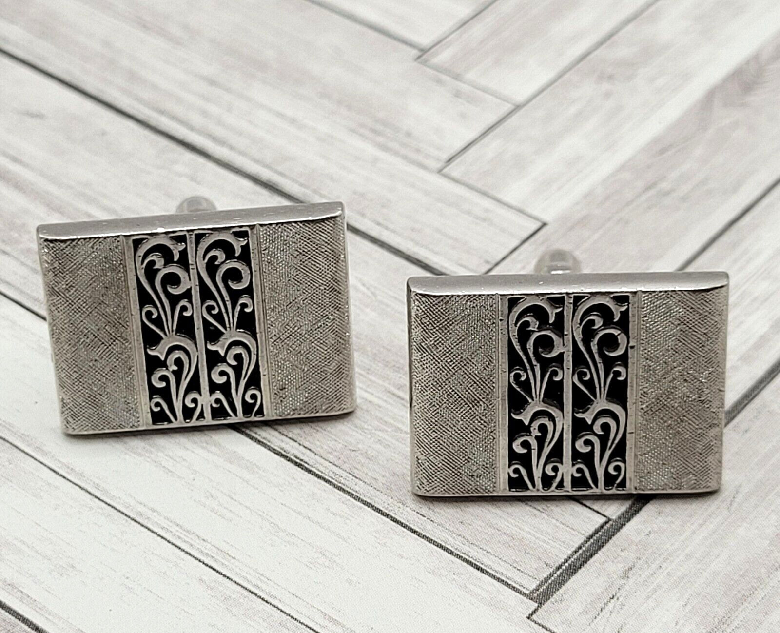 SWANK Vintage 1970 to 80s Silver Tone Textured Finish Filigree Center Cufflinks