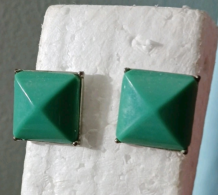 Liz Claiborne Turquoise Blue Stud Earrings Vintage Business Casual