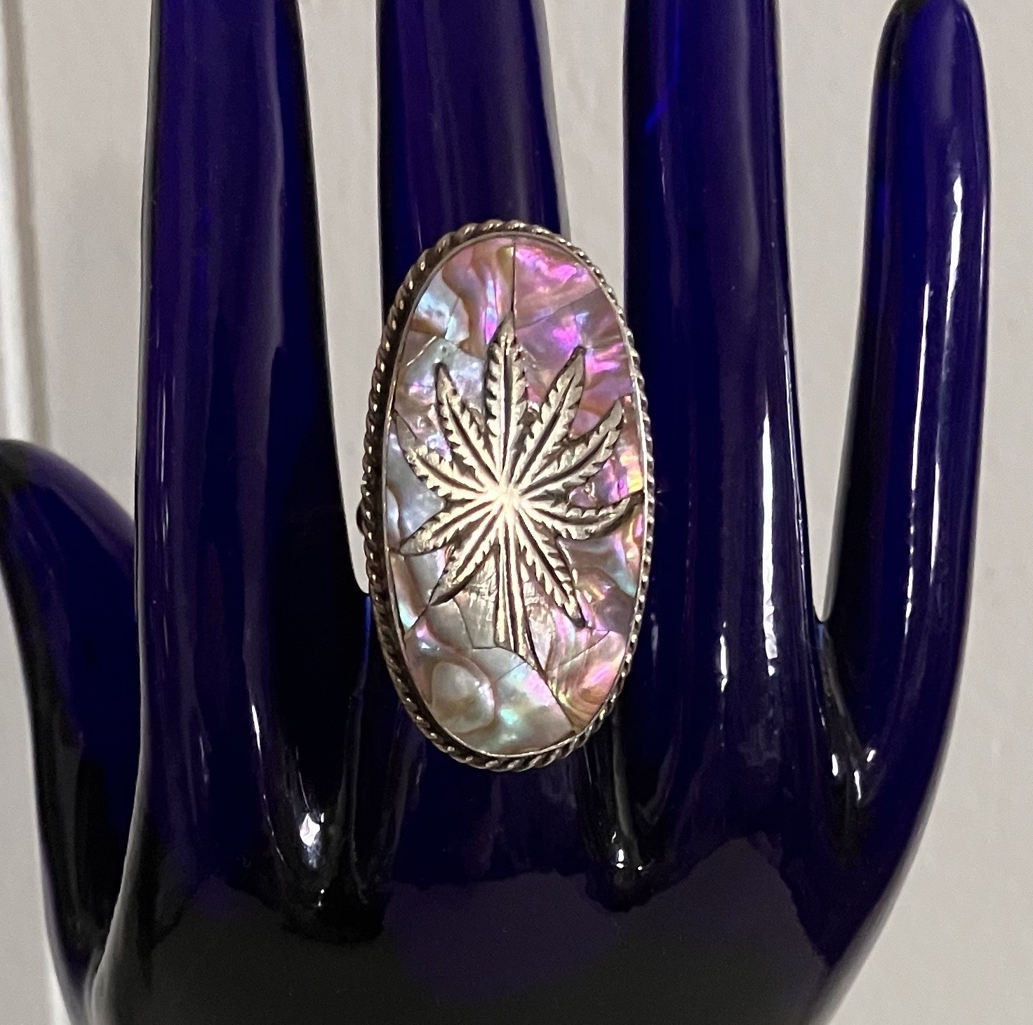 Vtg Ring Sz 6.5 Abalone Shell Inlaid Silver Marijuana Leaf Pot Cannabis Paua MOP