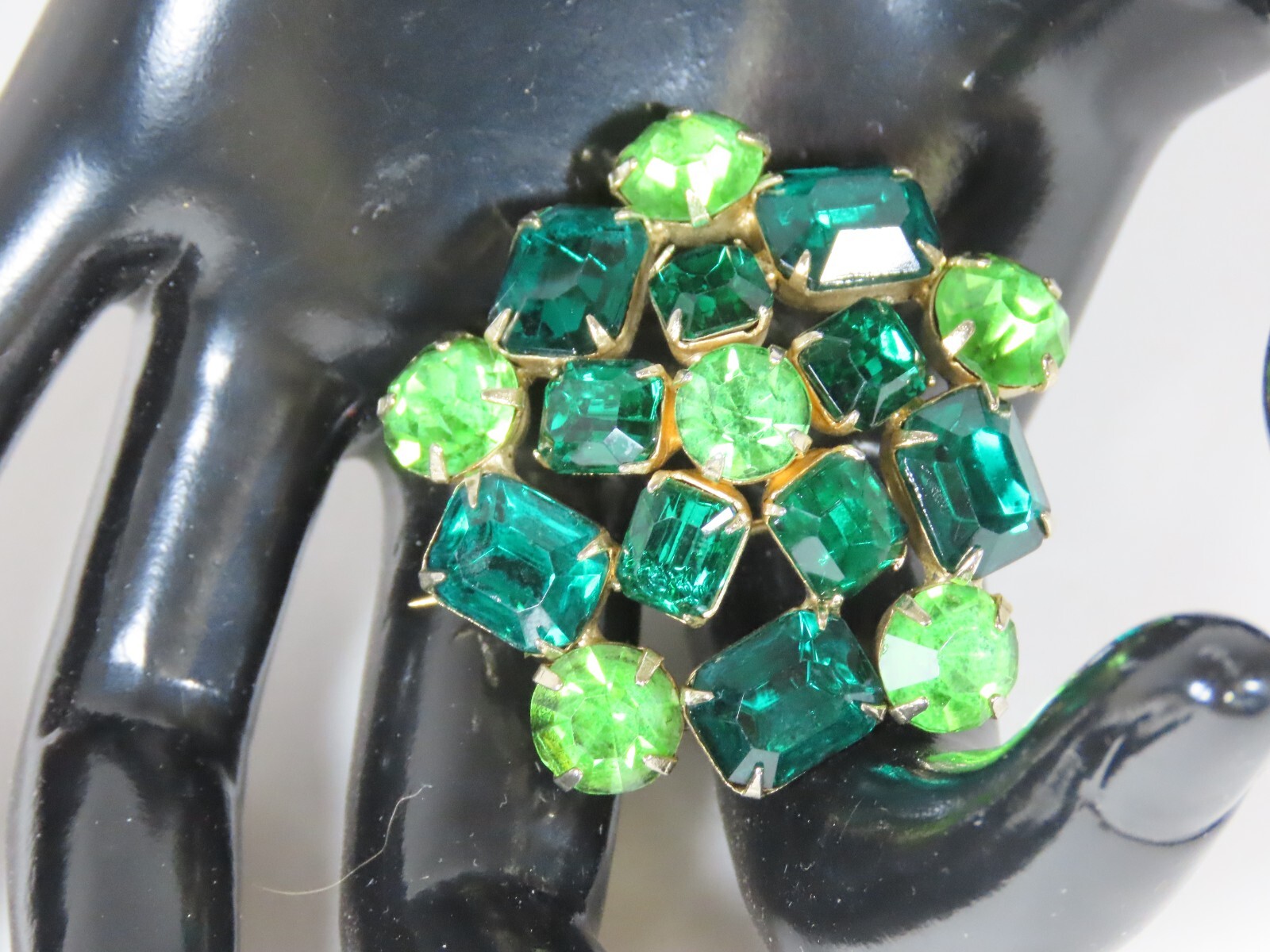 Rhinestone Brooch Vintage Light Dark Green Gold Tone Prong Stunning D1542