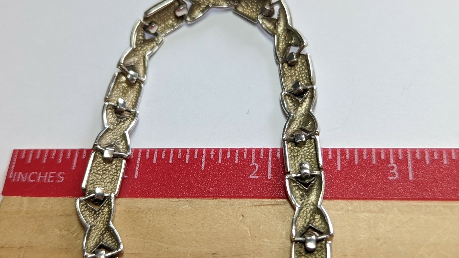 VINTAGE HUGS & KISSES STERLING SILVER BRACELET SIGNED FAS 925 ABOUT 7 1/2″ LONG
