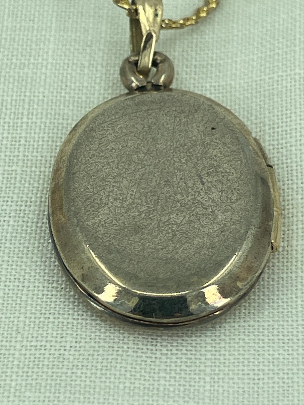 Vintage Locket Pendant Necklace Sterling Silver Vermeil Etched Flower 4g READ