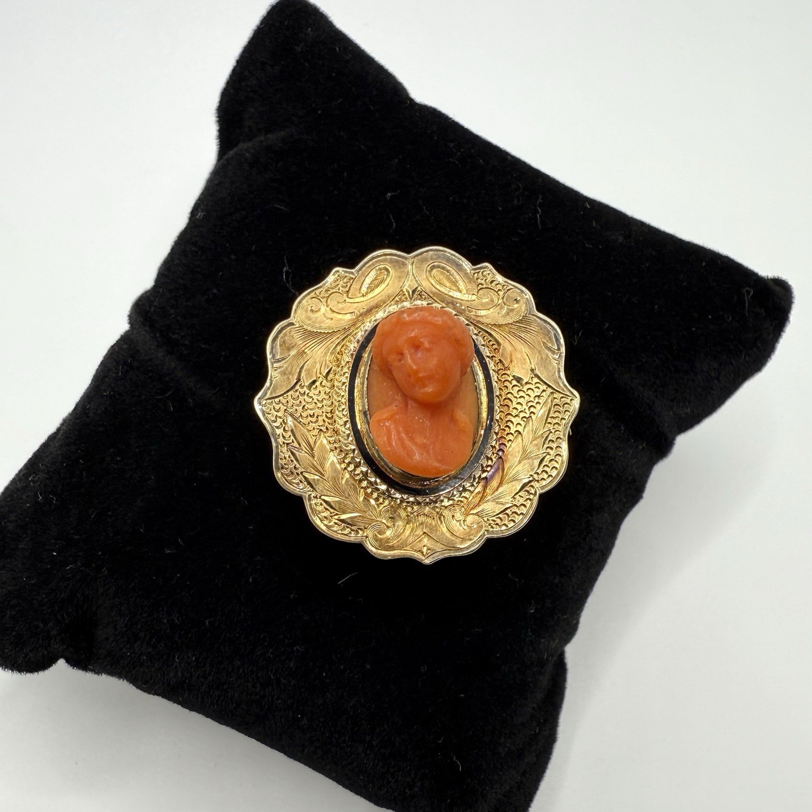 Antique Victorian Era Carved Coral Cameo RARE 3D Bust 10k Gold Frame Brooch Pin