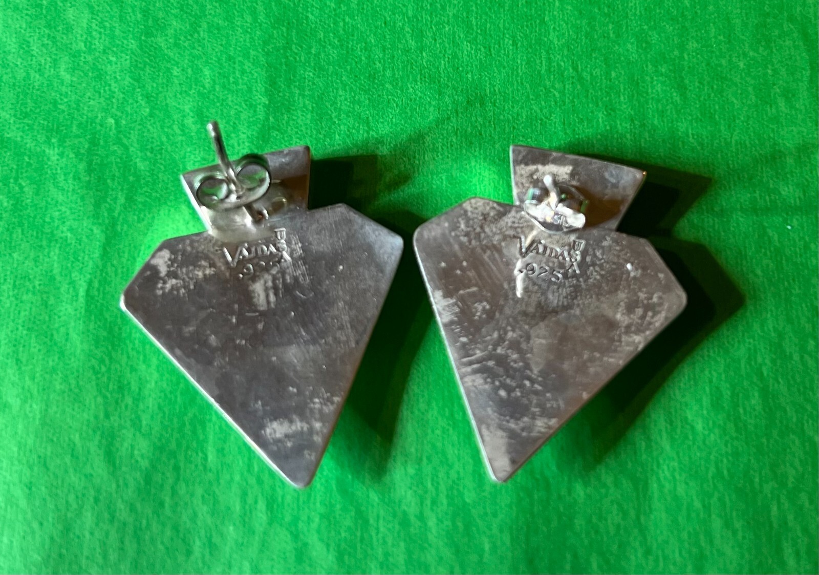Vintage Peter Vadja Signed Sterling Silver MCM Arrowhead Inlaid Earrings
