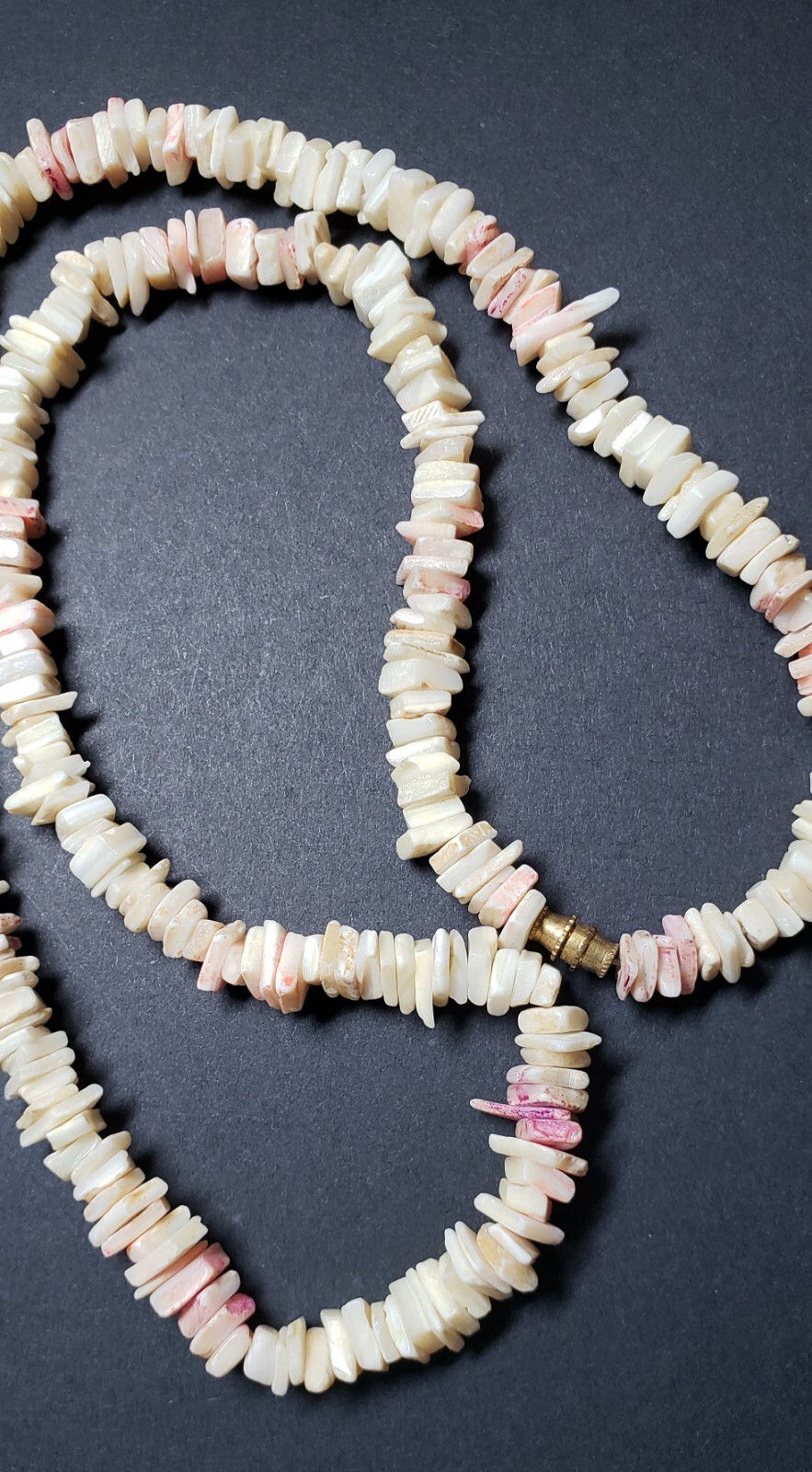 Shell Pieces Retro Necklace Cream & Pink Barrel Clasp Vintage 1970s 24 inches
