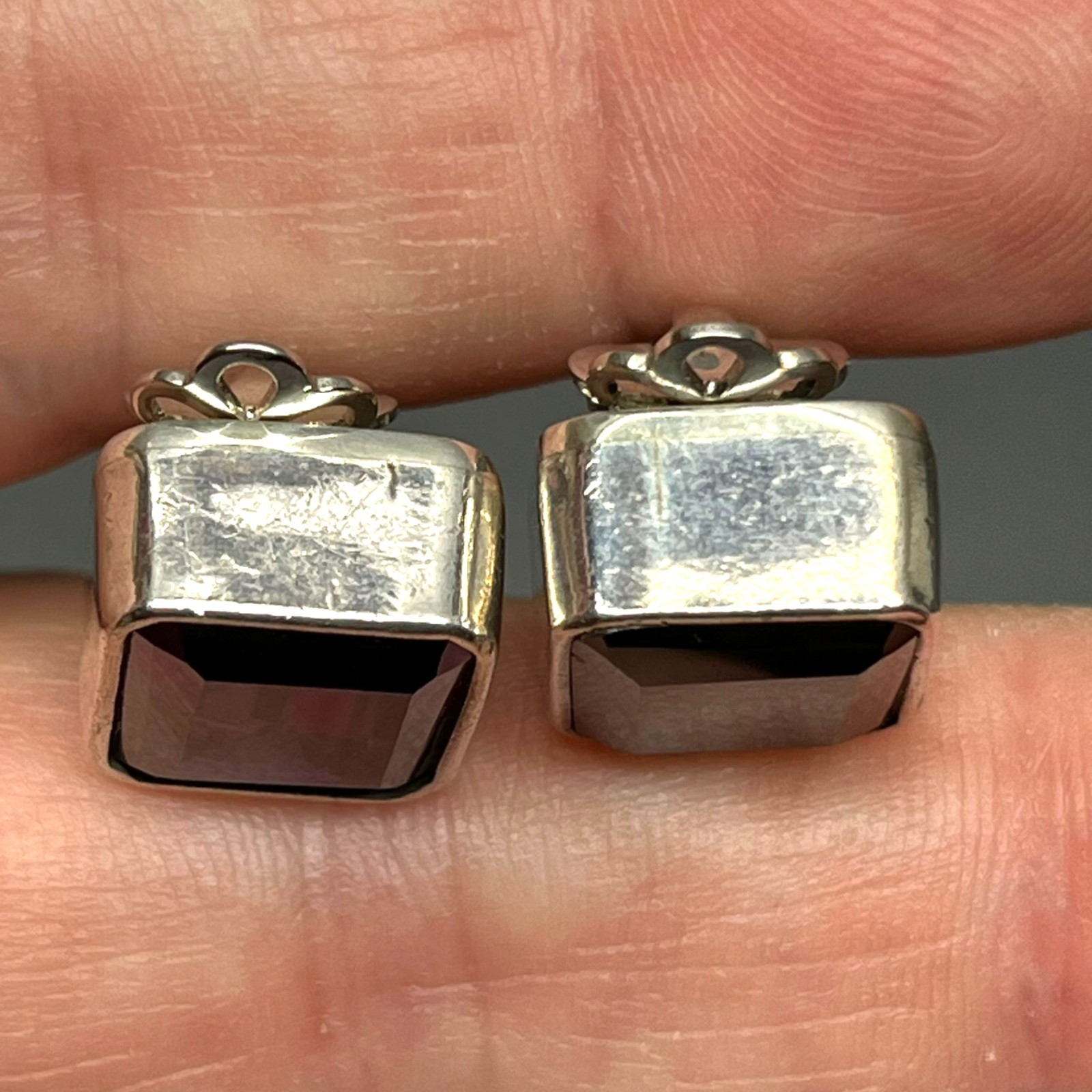 Vintage 1/2″ Square 925 Mex Sterling Silver Sparkling Amethyst Clip On Earrings