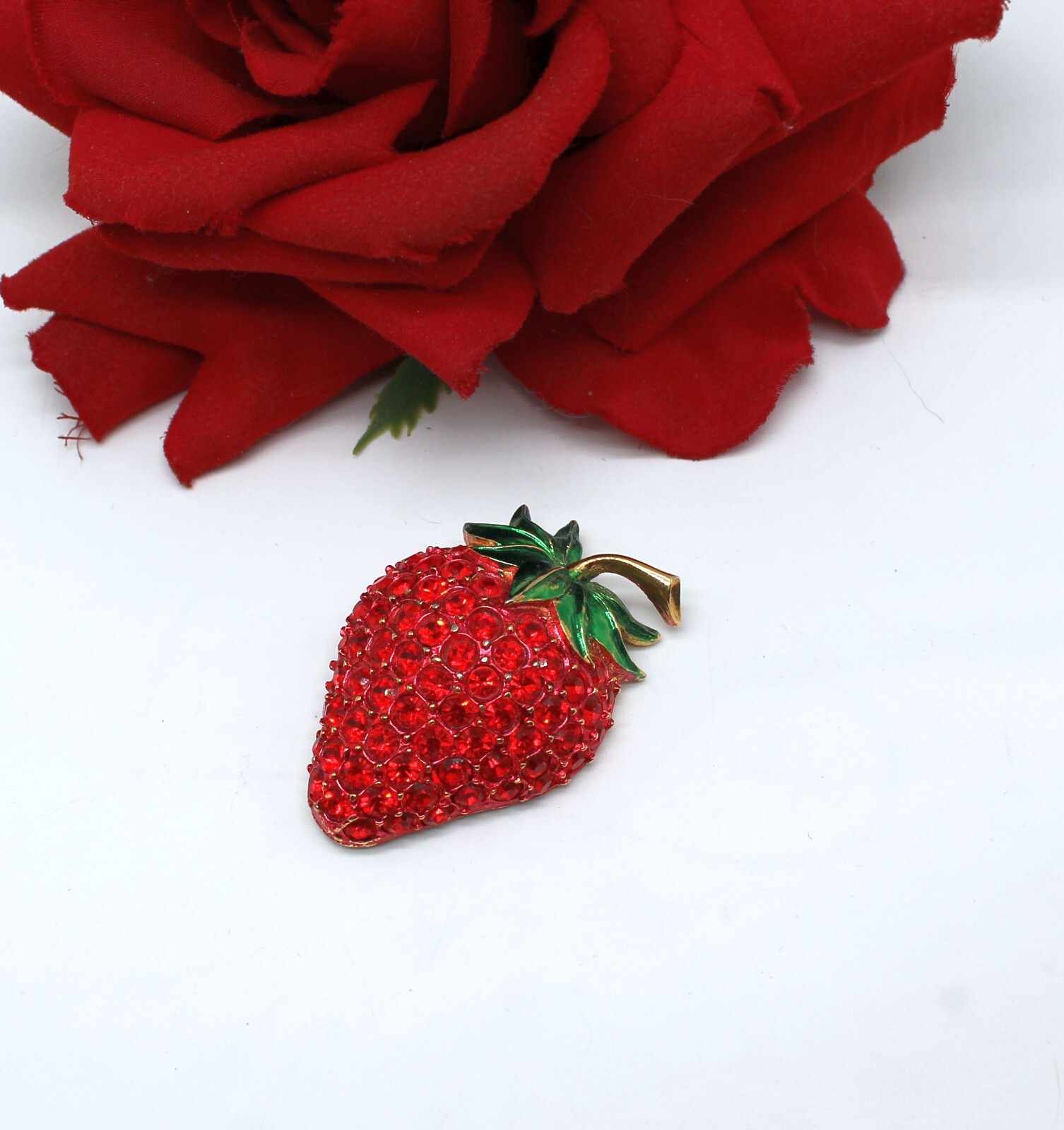 Vintage Revere Sparkling Red Rhinestone Strawberry Brooch Pin CAT RESCUE