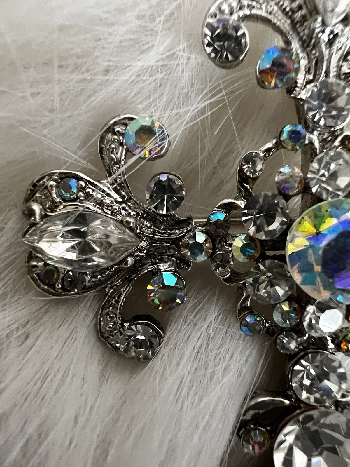 VINTAGE NWT RARE CROSS RHINESTONE BROOCH PENDANT PIN SILVER TONE STUNNING T1