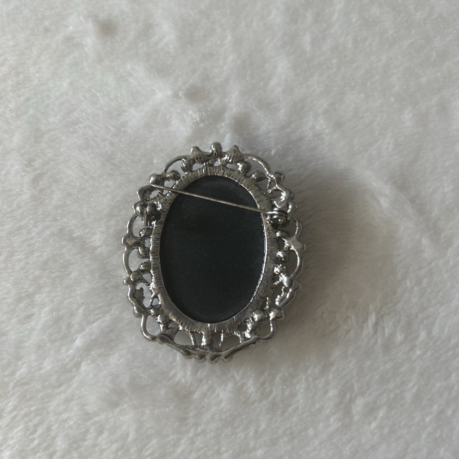 Antique Gray Cameo With Black Rhinestones No Chain Or Pendant Bail