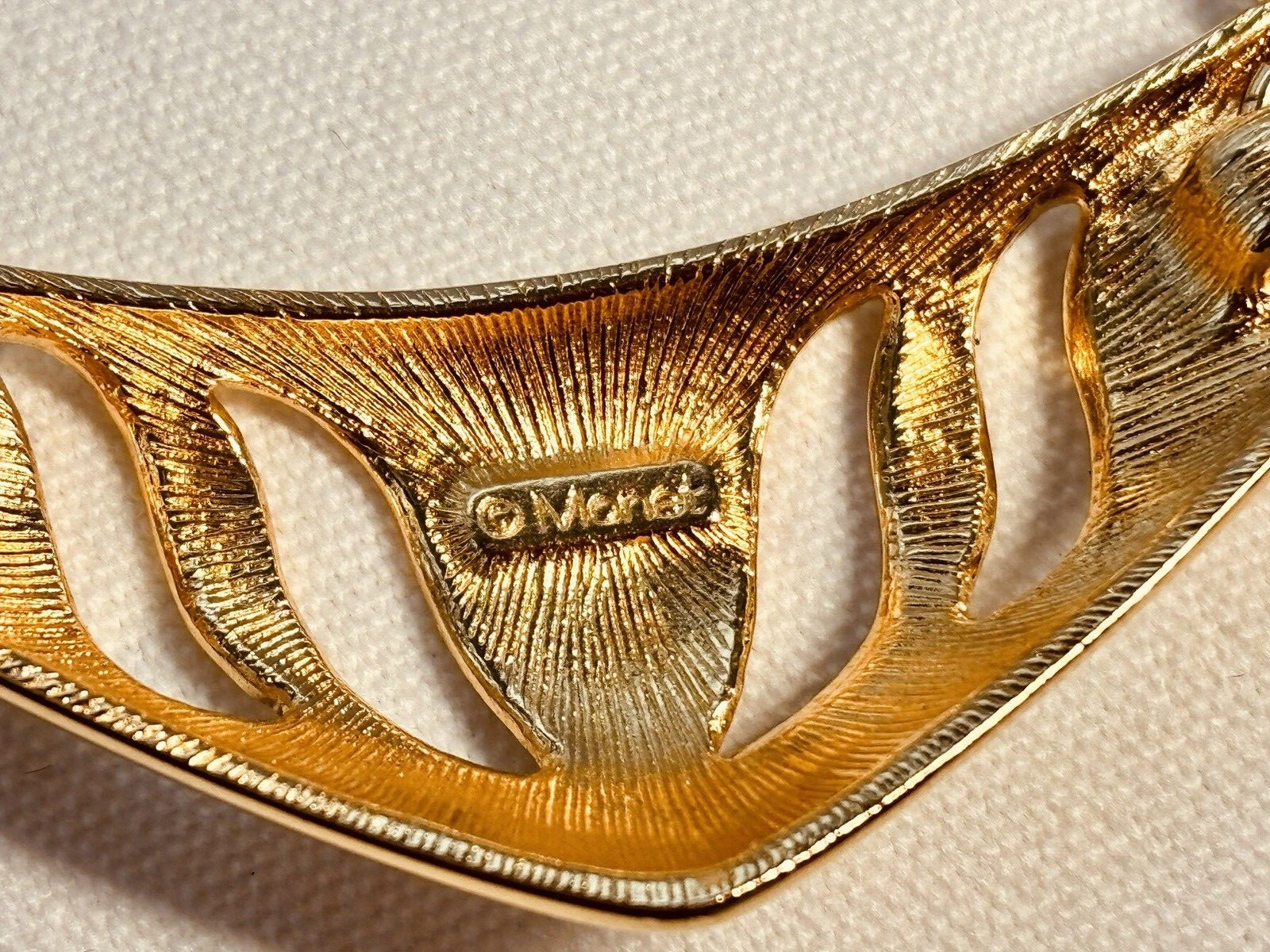 Vintage MONET Gold Tone Chunky Chain Crescent Necklace ~ Adj. 17″-18″