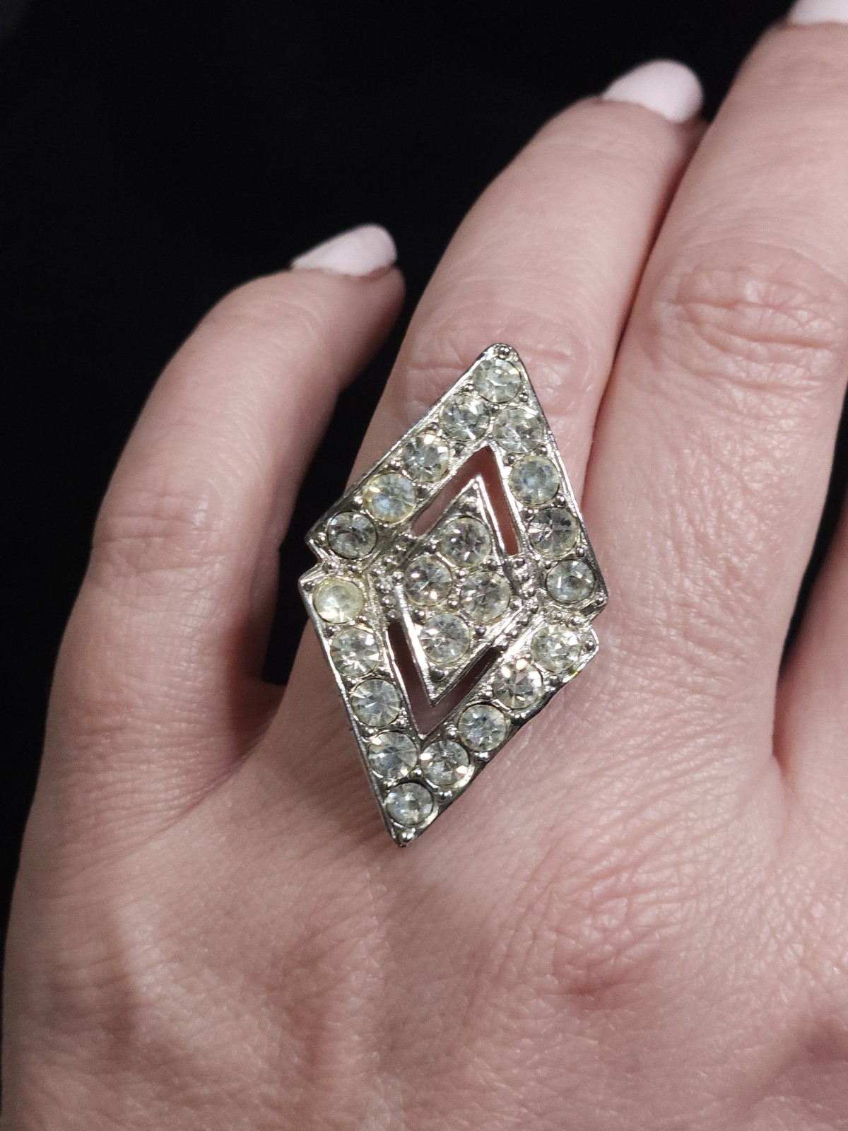 Vintage Sarah Coventry Ring Silver Tone With Clear Or White Rhinestones Size 7
