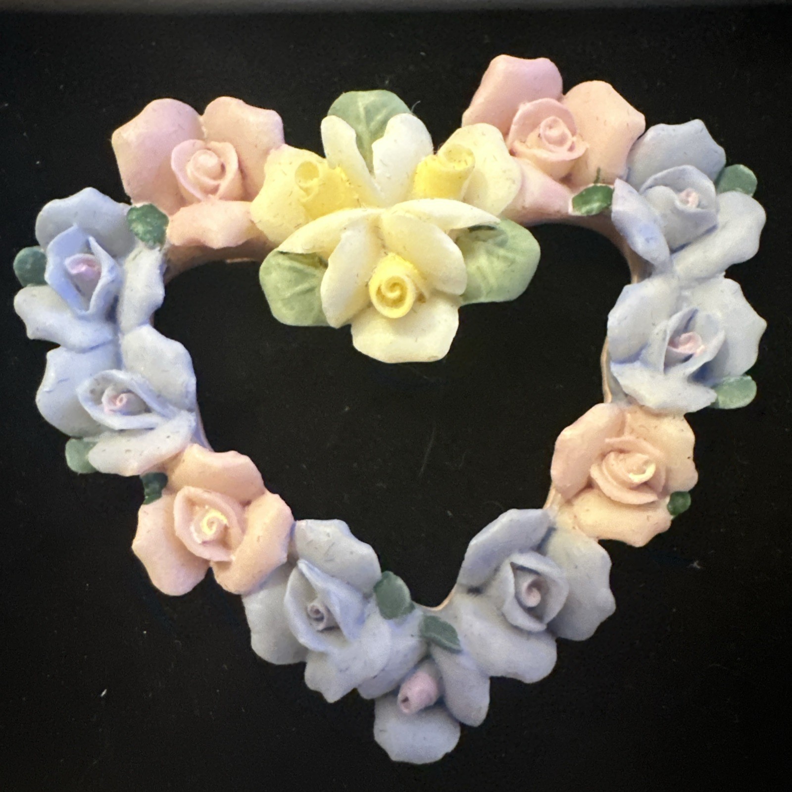 Vintage Avon Hearts And Flowers Pin Brooch In Box Spring Pastel 1998