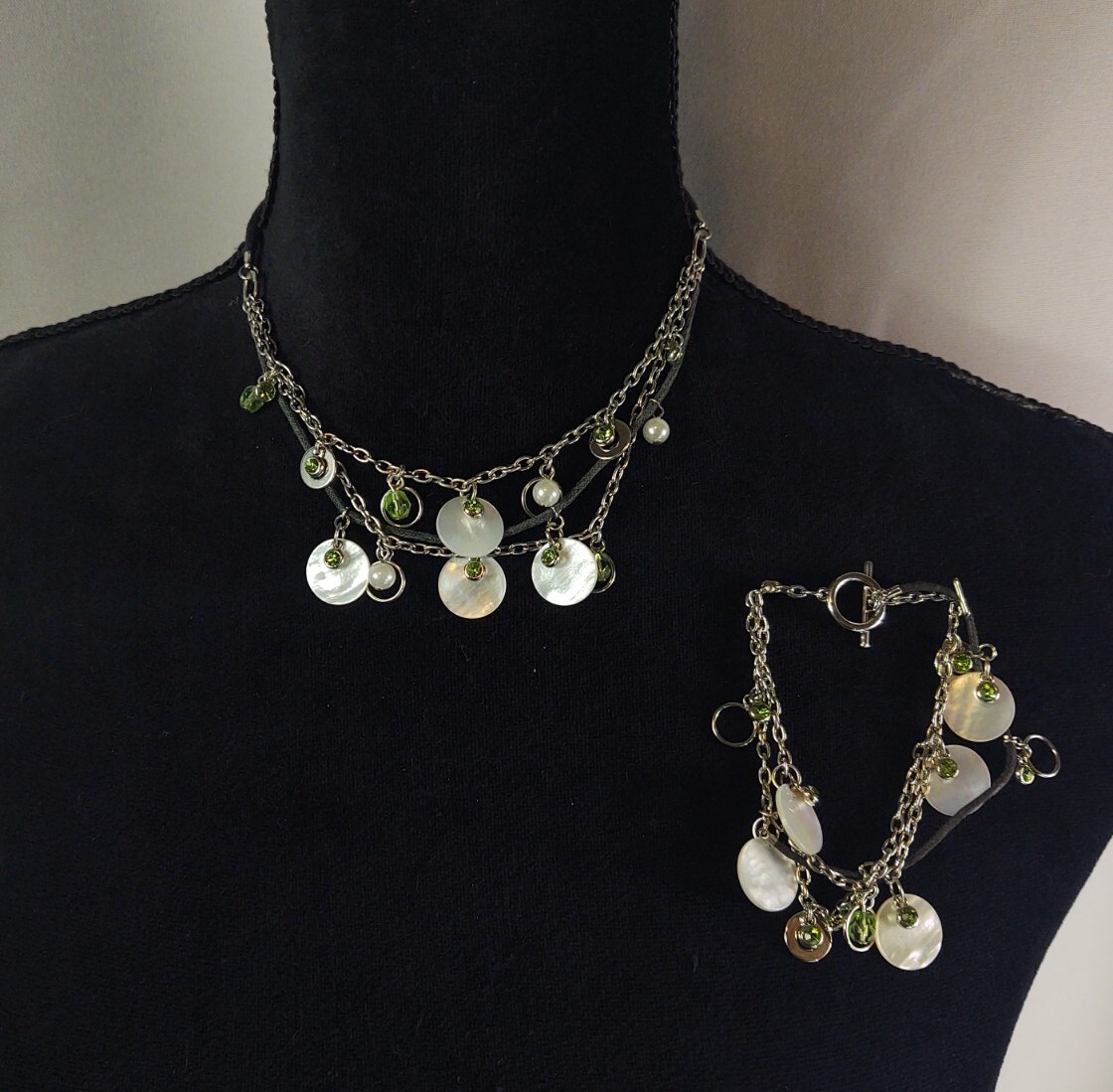 Vintage Jewelry Set Choker Necklace And Bracelet Silver Tone Shells Green Beads
