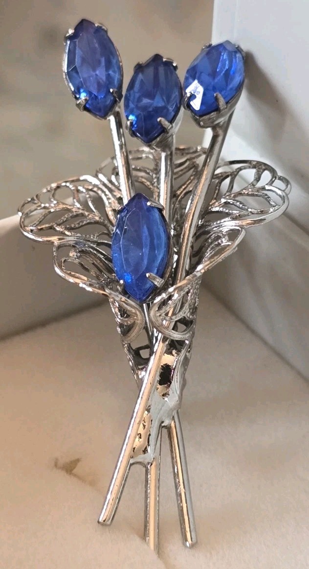 BLUE RHINESTONES MARQUISE SHAPED FILIGREE SILVER-TONE FLORAL BOUQUET PIN BROOCH