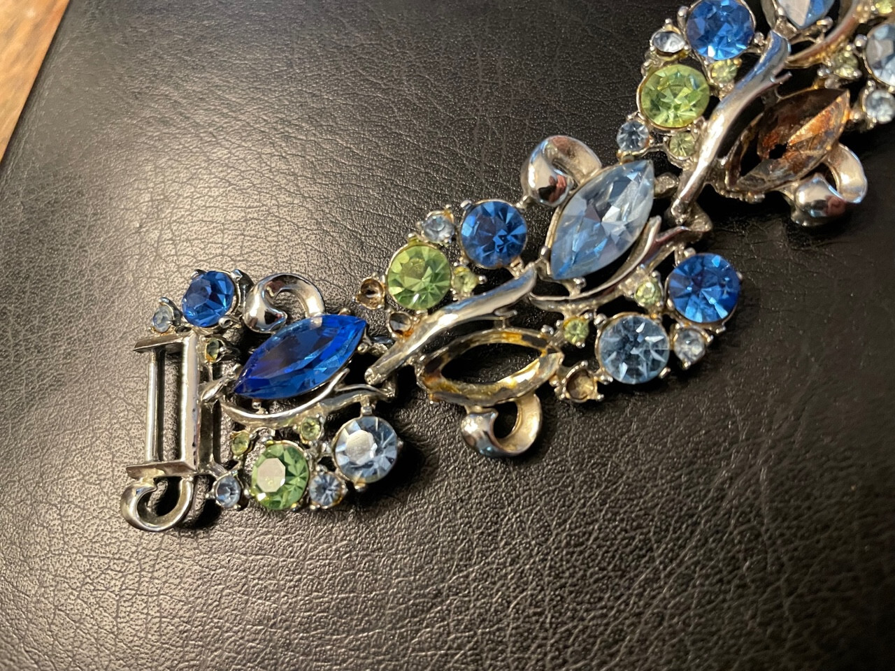 HARVEST REPAIR Sparkle Rhinestone Bracelet Faceted Blues Topaz Color Aqua Design