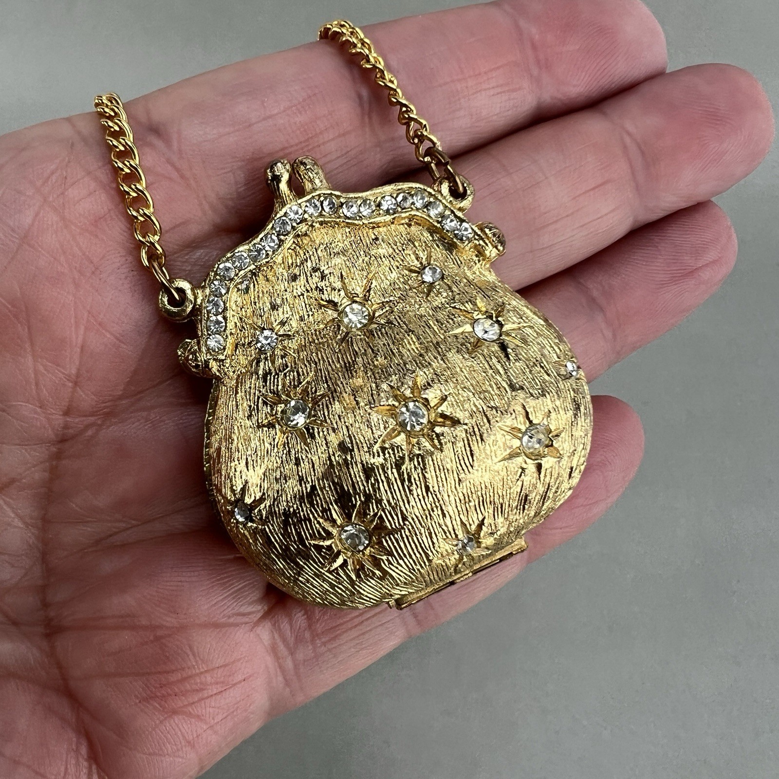 Vintage Purse Necklace Locket Pill Box Gold Tone Rhinestone q3z