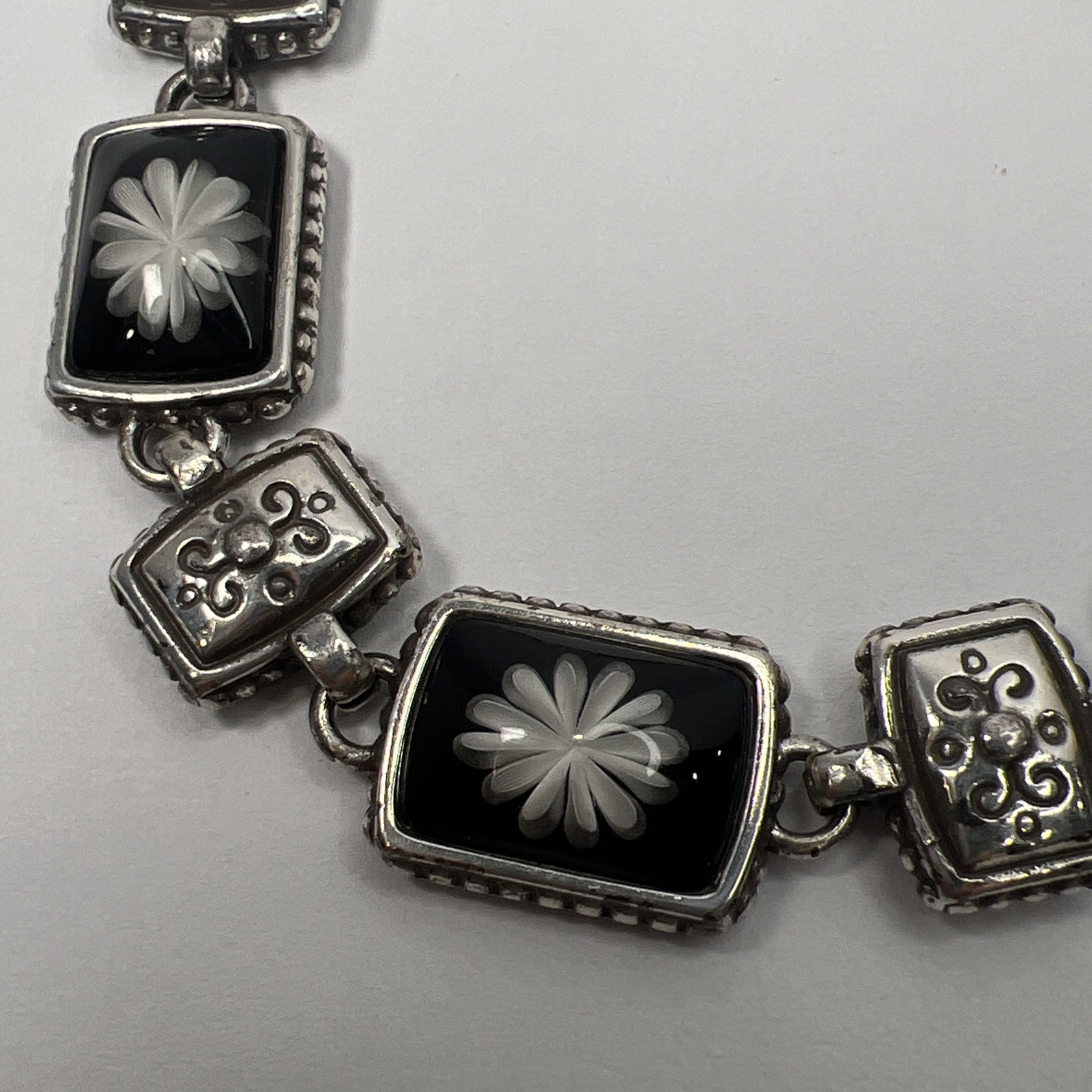 Vintage Brighton Water Lily White Black Flower Retired Silver Bracelet