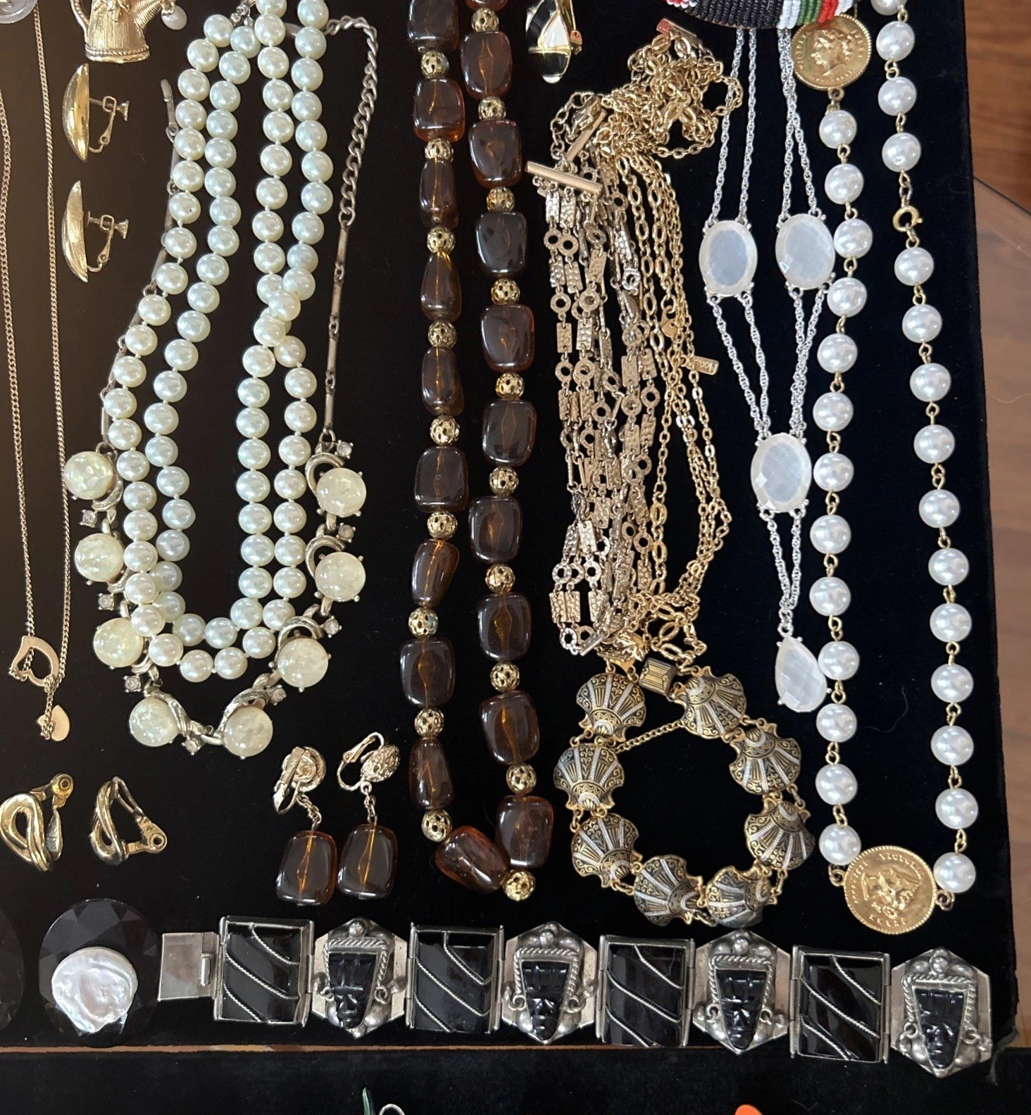 80 Vintage lot jewelry unbranded wearable Trifari Monet Coro Avon Italy Marvella