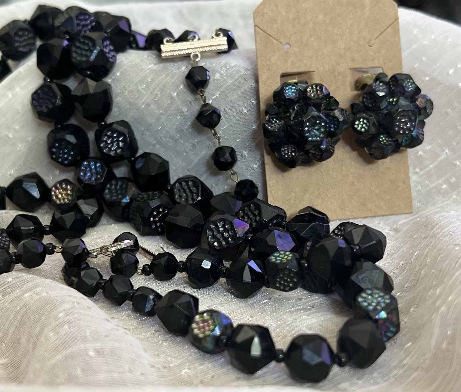 Vintage Fashion Beaded Necklace & Matching Clip-On Earrings Jewelry Set