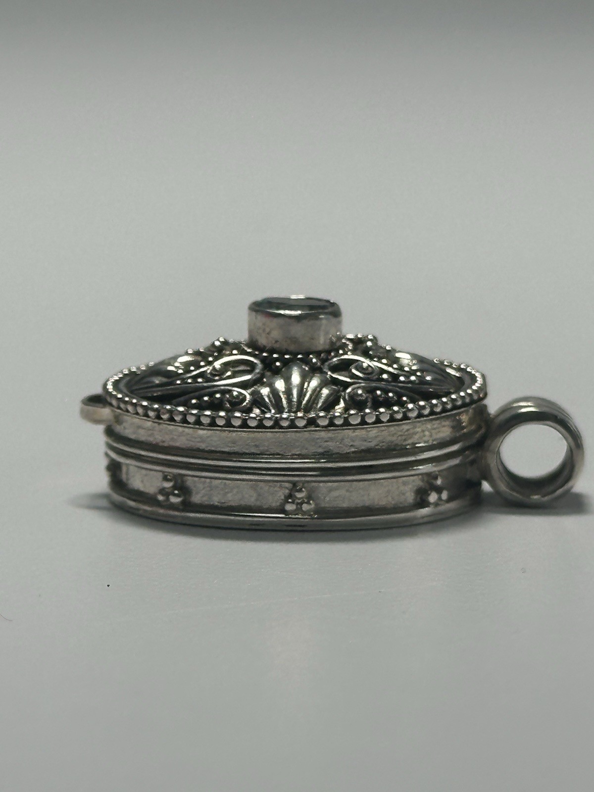 VTG Sterling 925 Hallmark Scrolls Flowers & Swirls Photo Locket Pendant Necklace