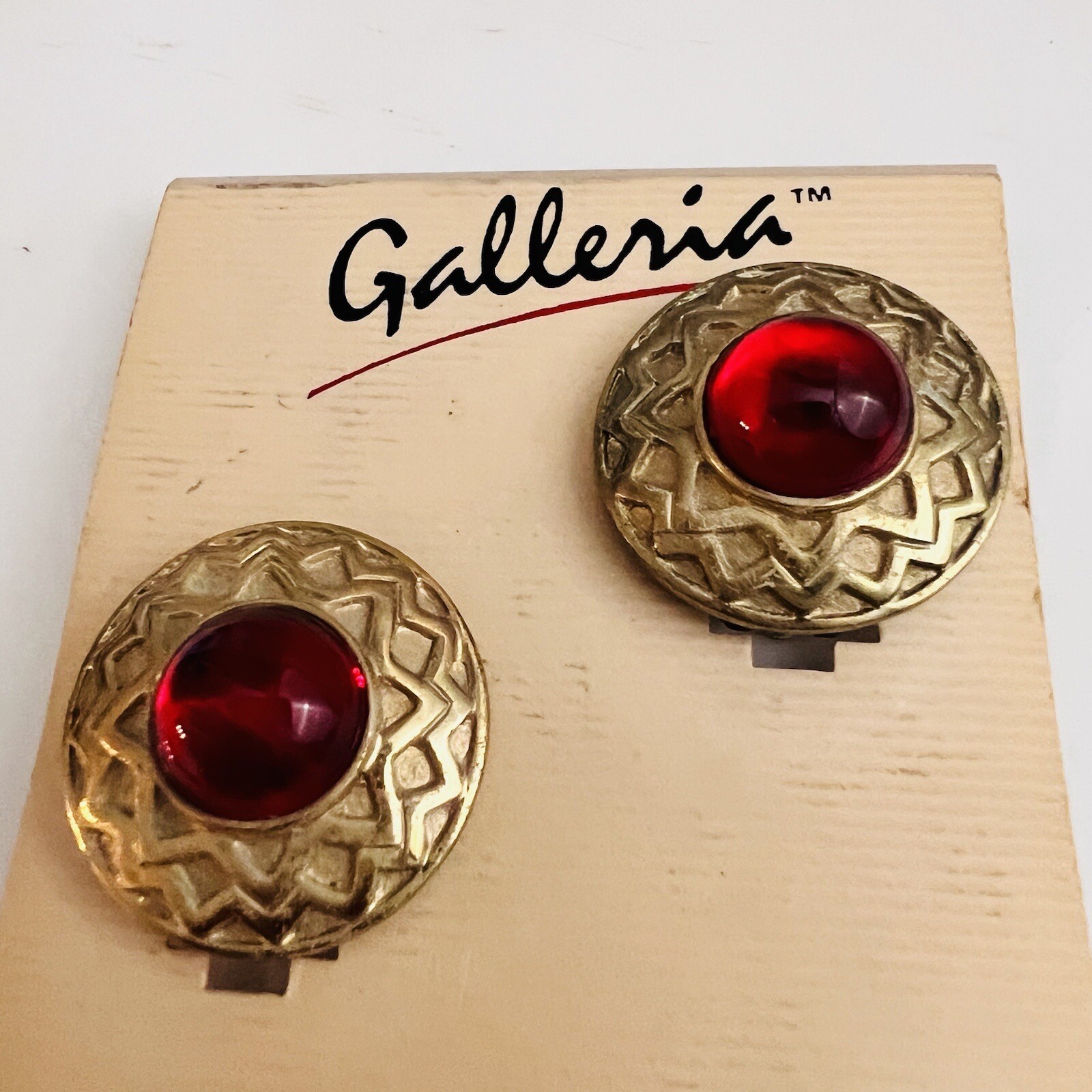 Vintage Galleria Gripoix Glass Earrings Cabochon Clip On Red Gold T Round 4620