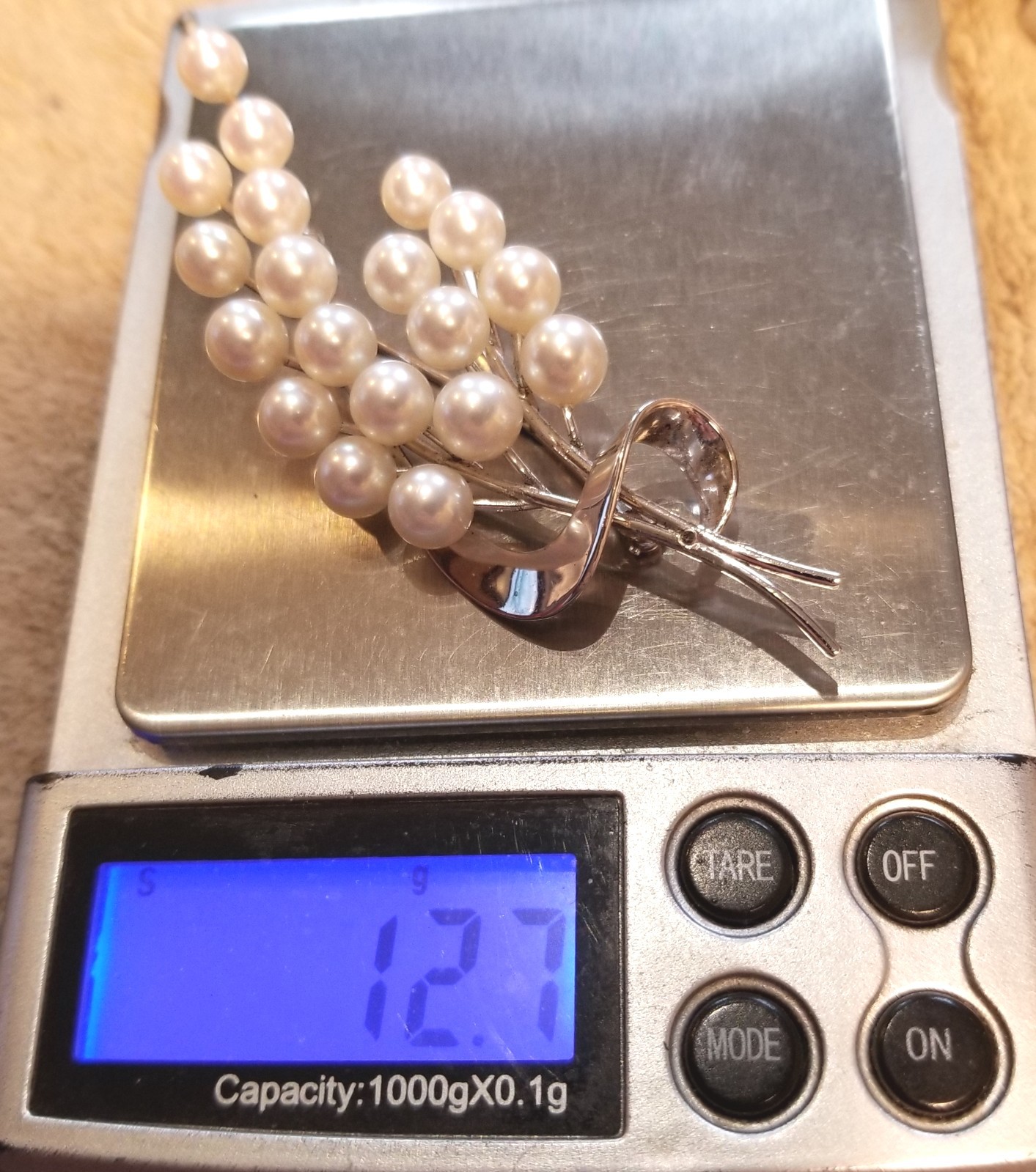 Classic Modern sterling Silver Bunch of Grapes High Luster Pearl Brooch pin