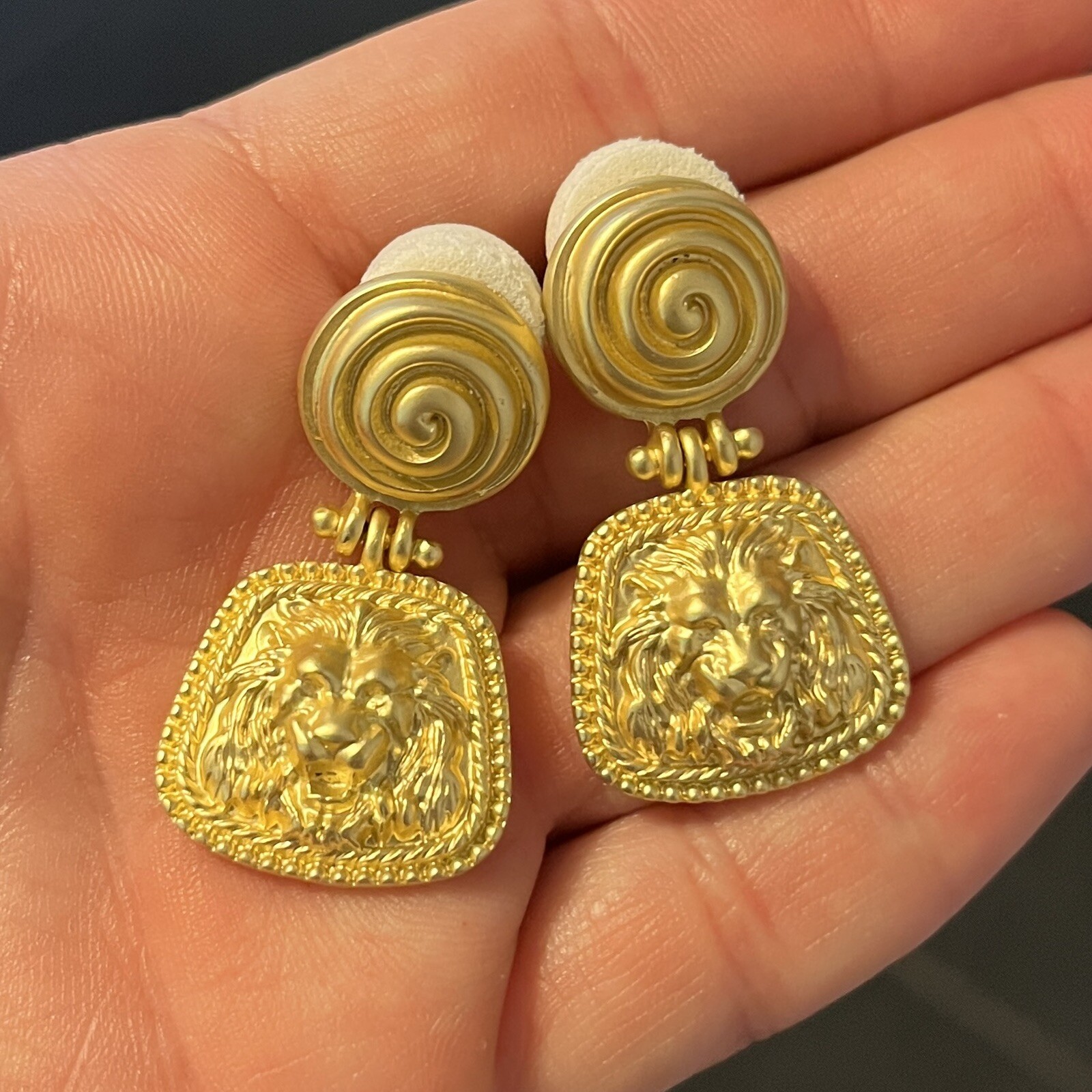 Lion Head Door Knocker Earrings Matte Gold Tone Pierced Post Dangle Drop Vtg