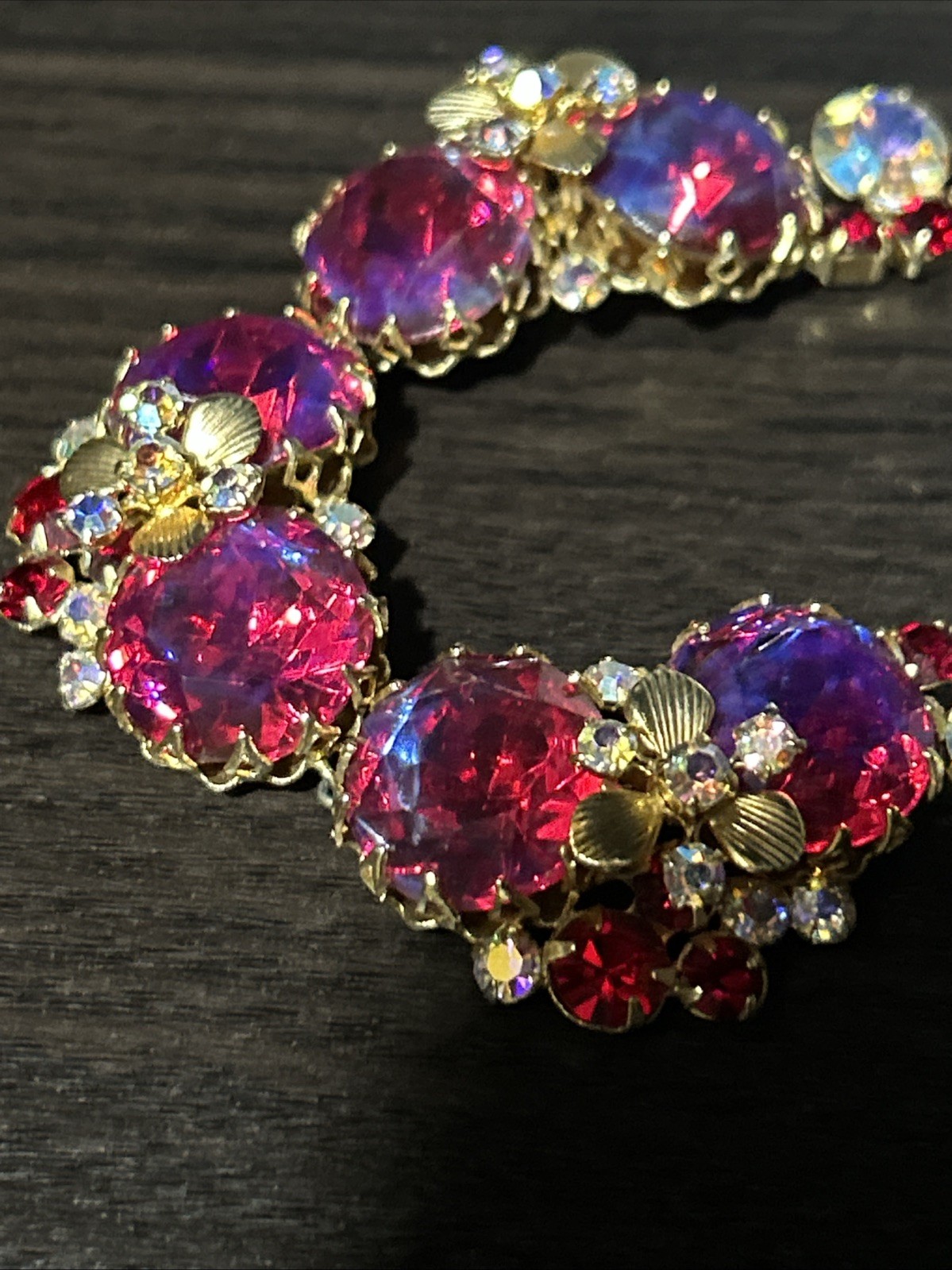 Vtg Stunning UnSigned REGENCY Iridescent Red Glass Stones AB Demi Parure Set