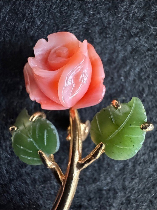 VTG Swoboda Style Carved Salmon Coral & Jade Rose Brooch Pin Mid-Century