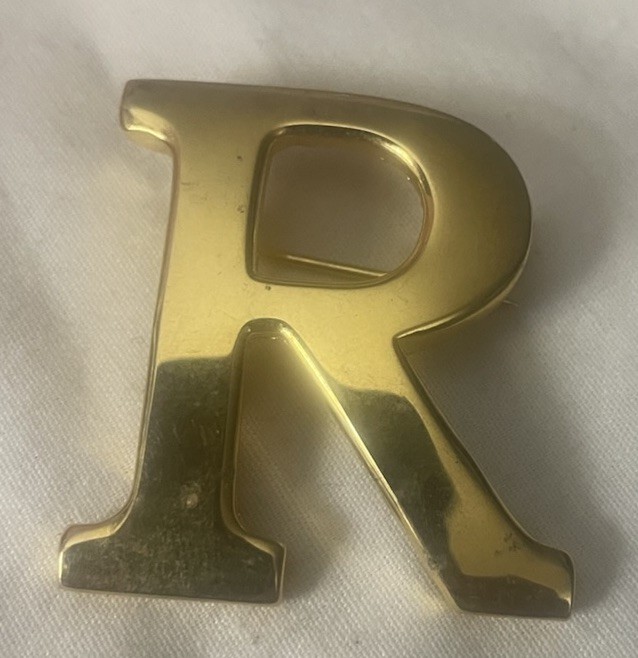 Anne Klein Script Letter “R” Modernist Brooch Pin Signed Matte Gold Tone