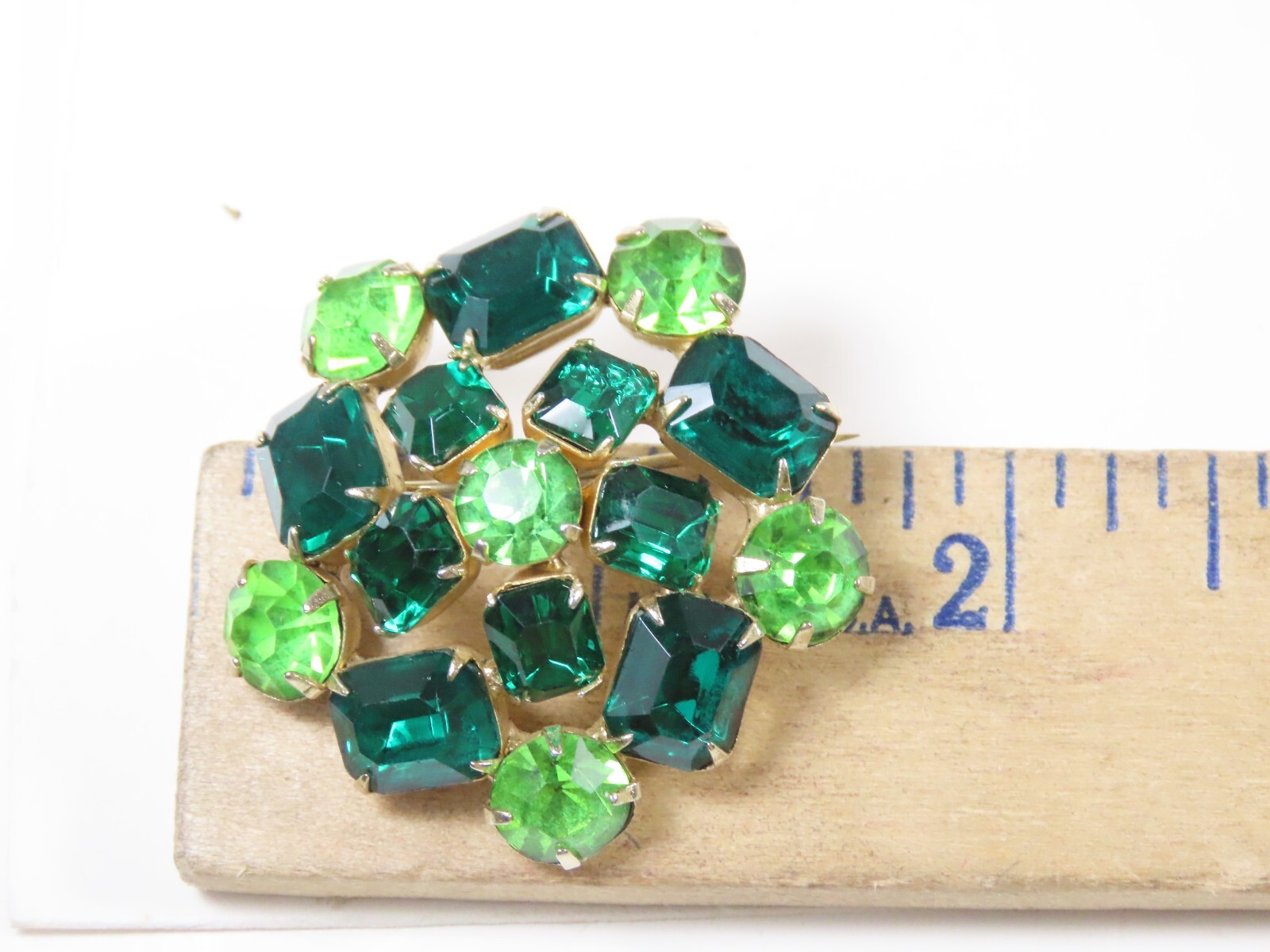 Rhinestone Brooch Vintage Light Dark Green Gold Tone Prong Stunning D1542