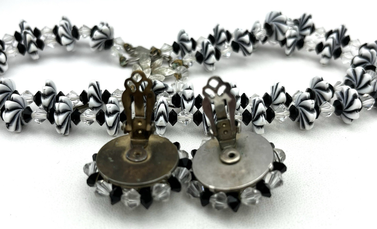 Vintage WHITE & BLACK Plastic FLOWER Two Strand Necklace & Earrings SWIRLY