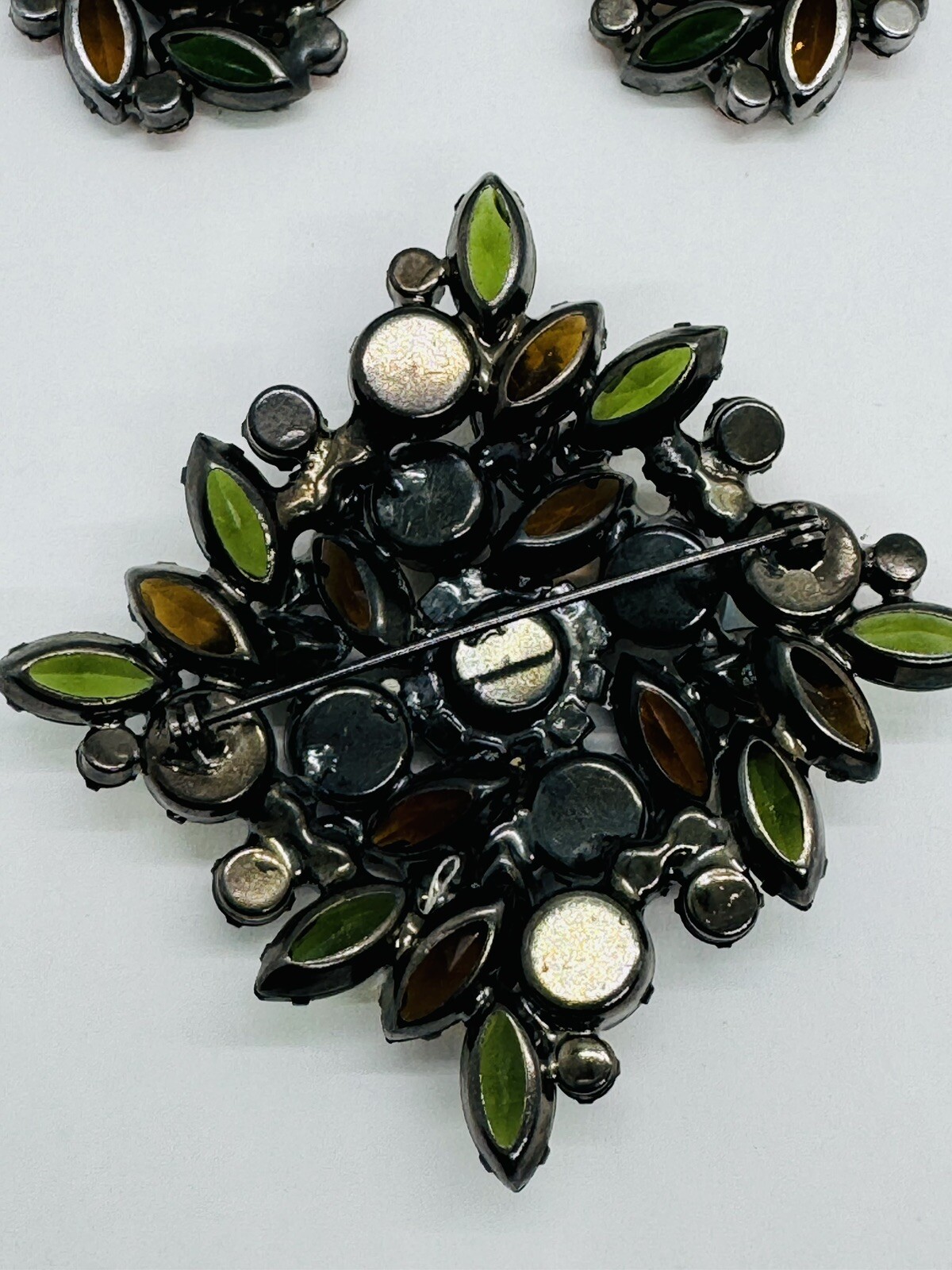 Vintage Juliana Delizza and Elster Brooch and Clip Earrings Set Multicolor