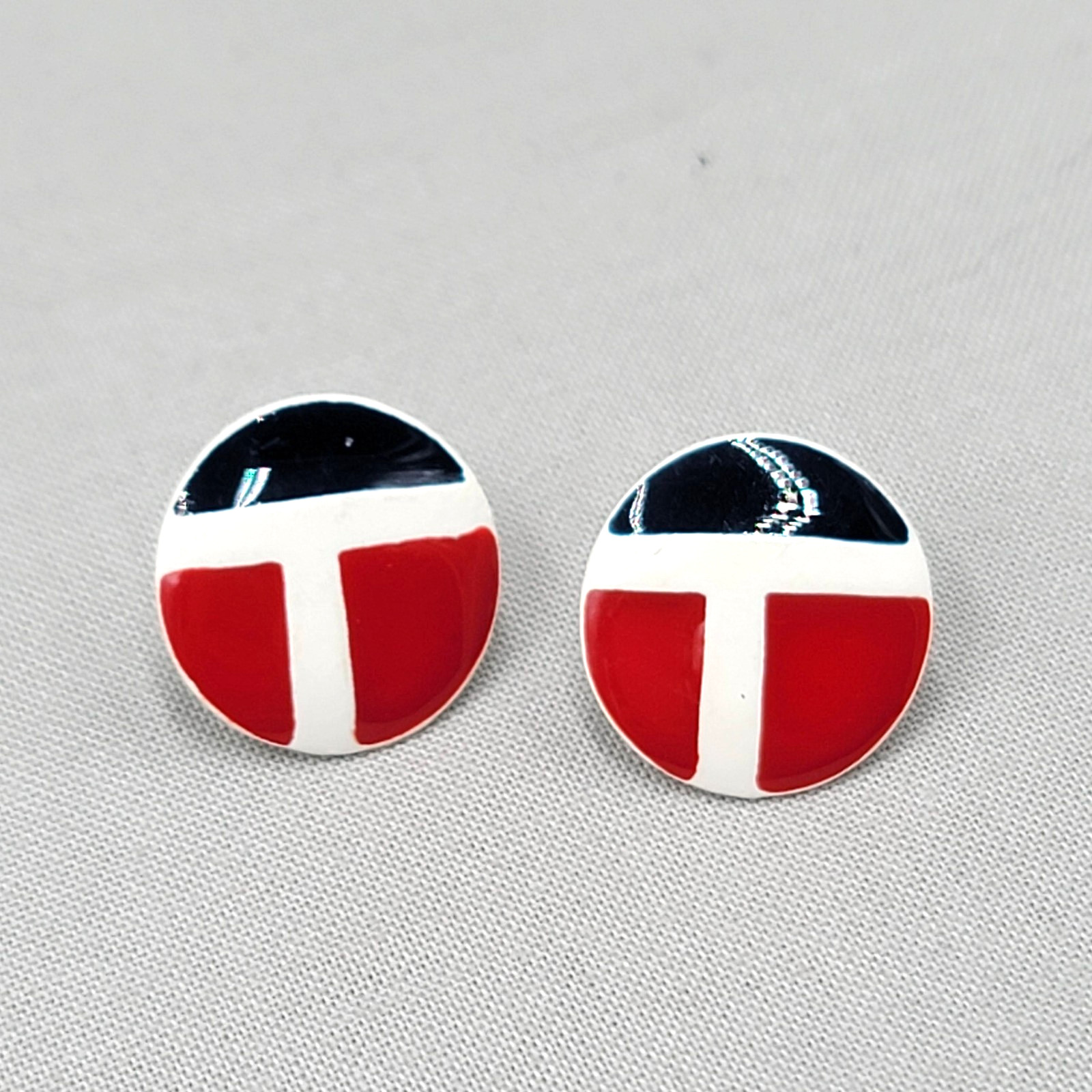 Vintage Red White Black Enamel Pierced Earrings Drop Round 3/4″