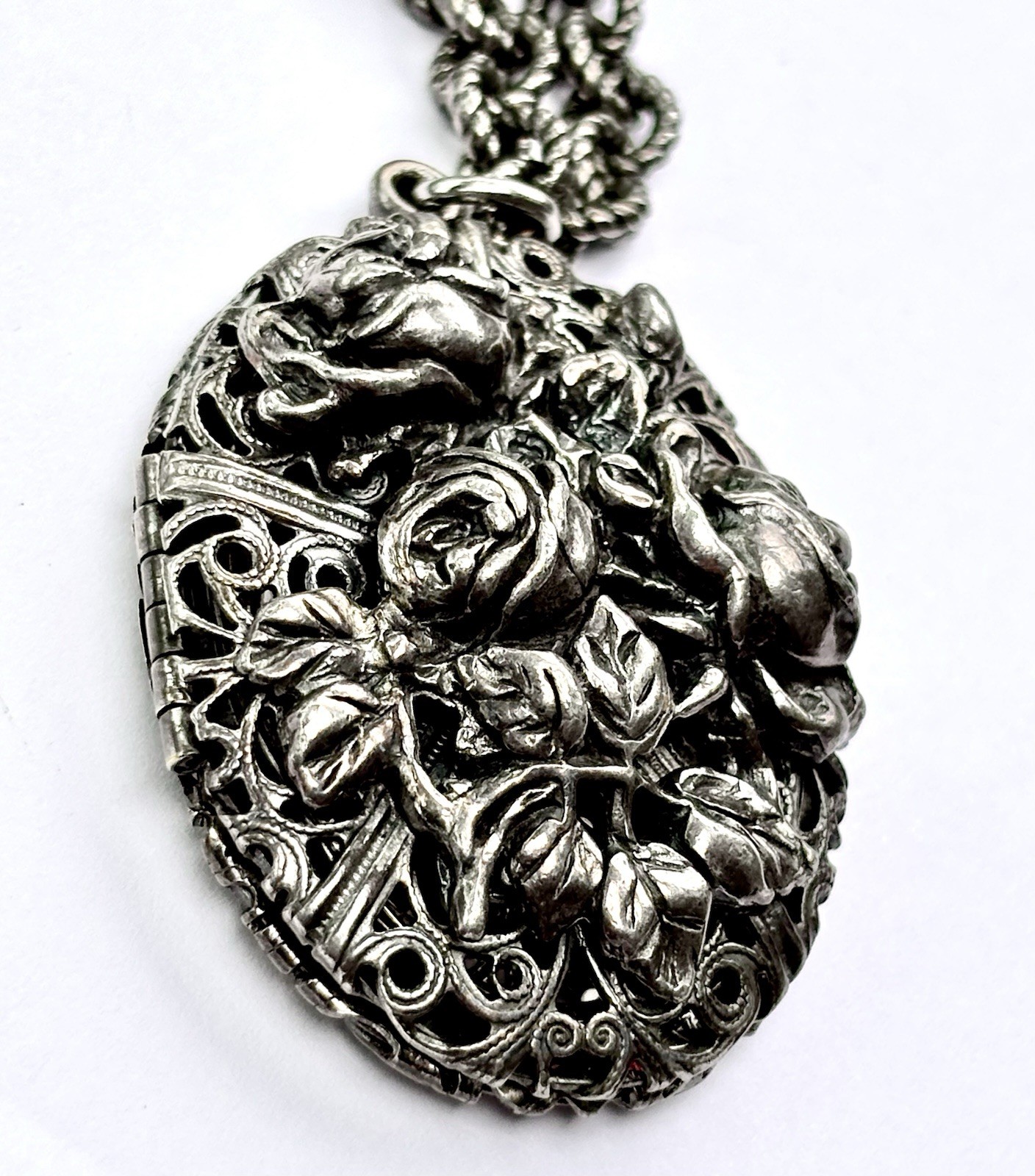 Vintage Napier Locket , Roses 1971 Filigree Long 29″ Dark Silver Tone READ