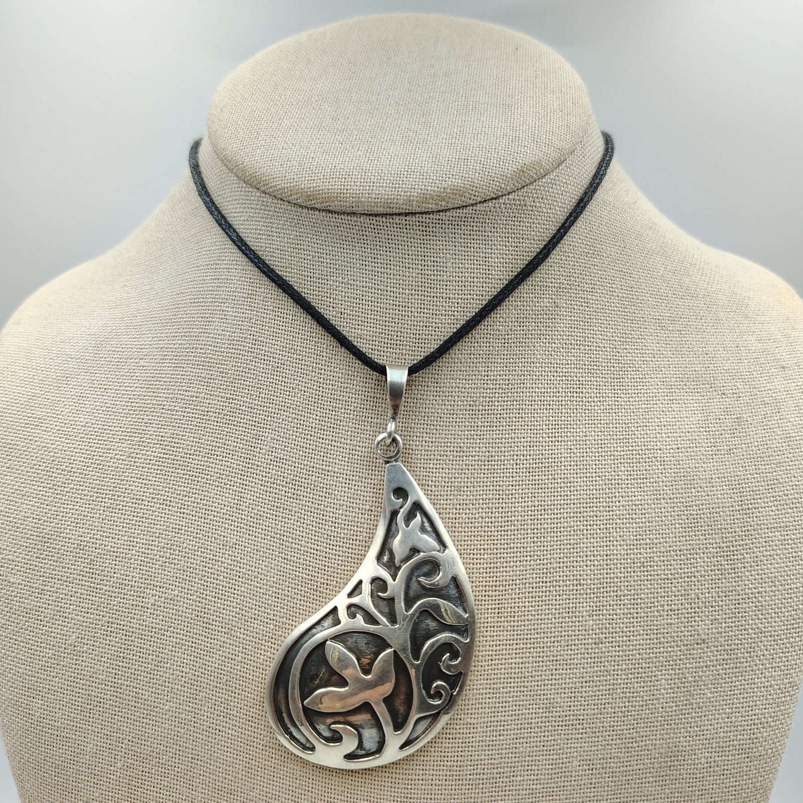 Vintage 950 Silver VR Mexico Teardrop Shaped Floral Design Pendant