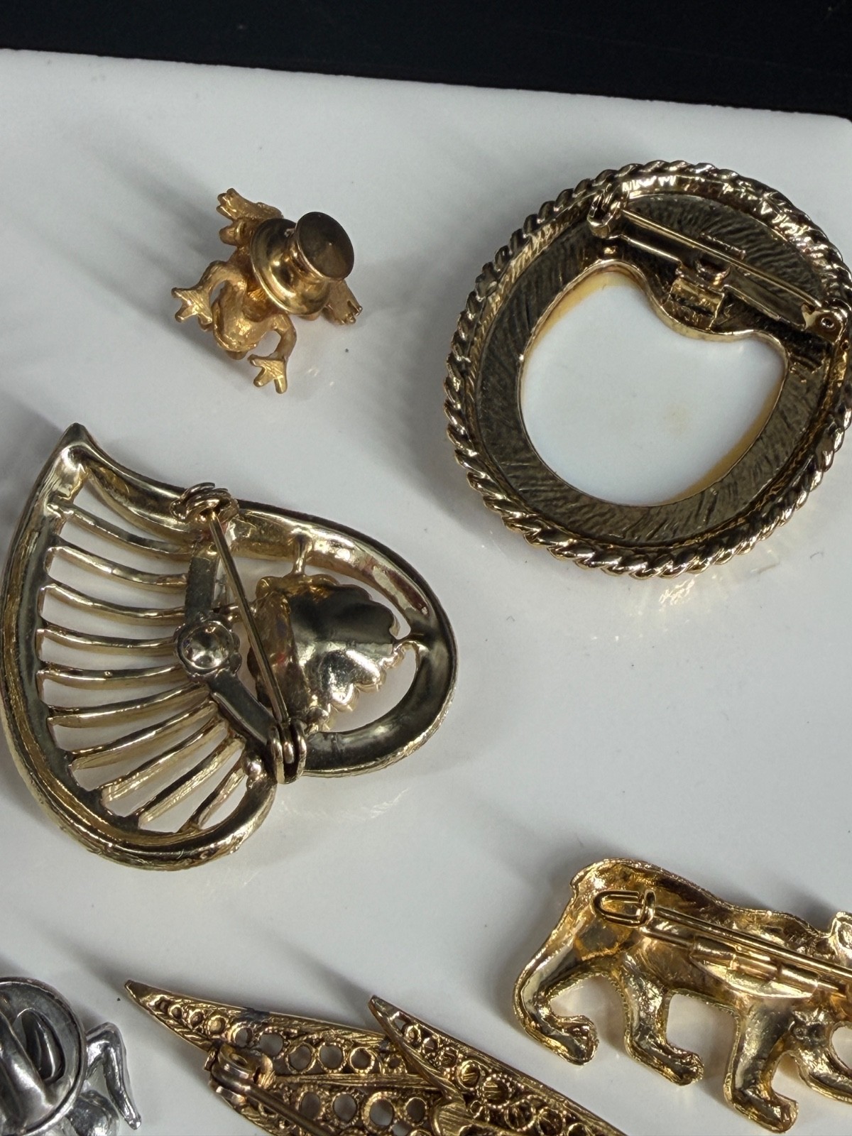 Vintage Brooch Lot Gold Tone Rhinestone Animals Heart Cameo Mixed Pins