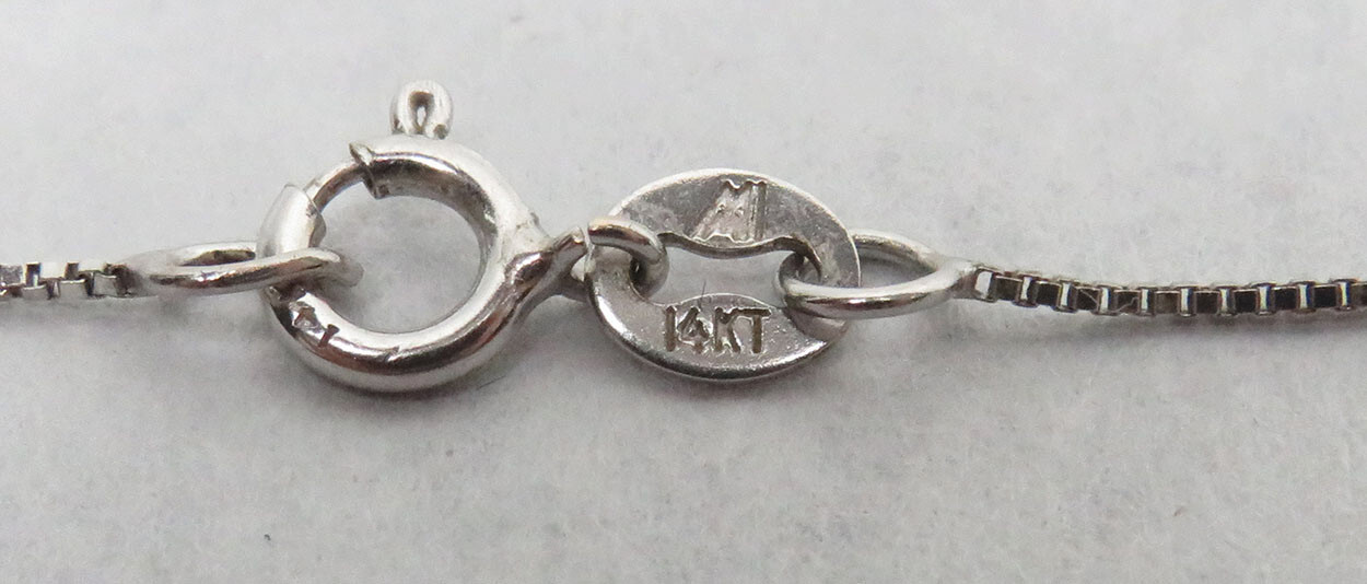 BEAUTIFUL ESTATE 14K WHITE GOLD & & 0.35ct DIAMONDS PENDANT NECKLACE 18″ CHAIN