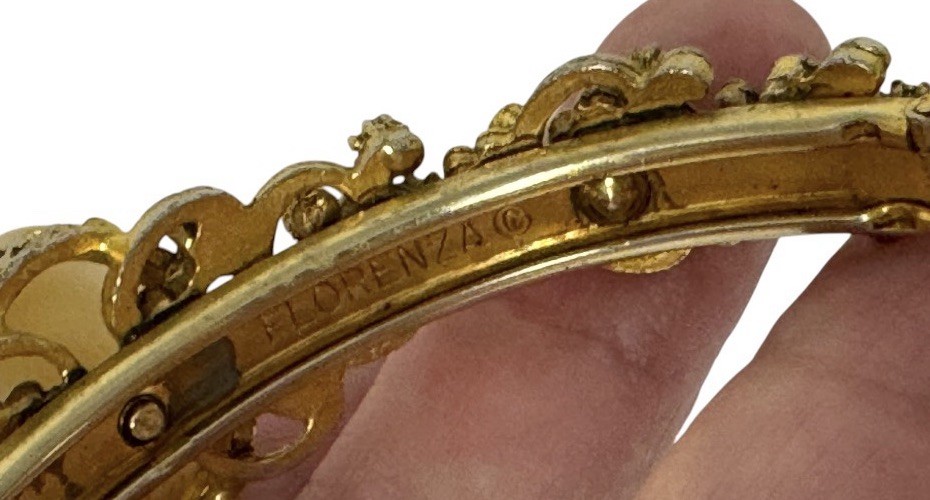 Vintage Florenza Gold Tone Cameo Hinged Bracelet Signed