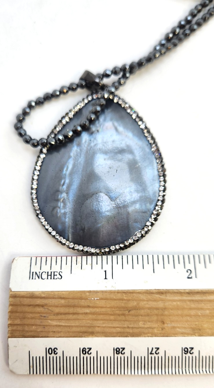 Vintage Joan Rivers Gray mother of Pearl and Rhinestone Pendant Necklace 33 in